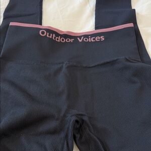 Vintage ribbed outdoor voices leggings
black with pink /mauve lettering